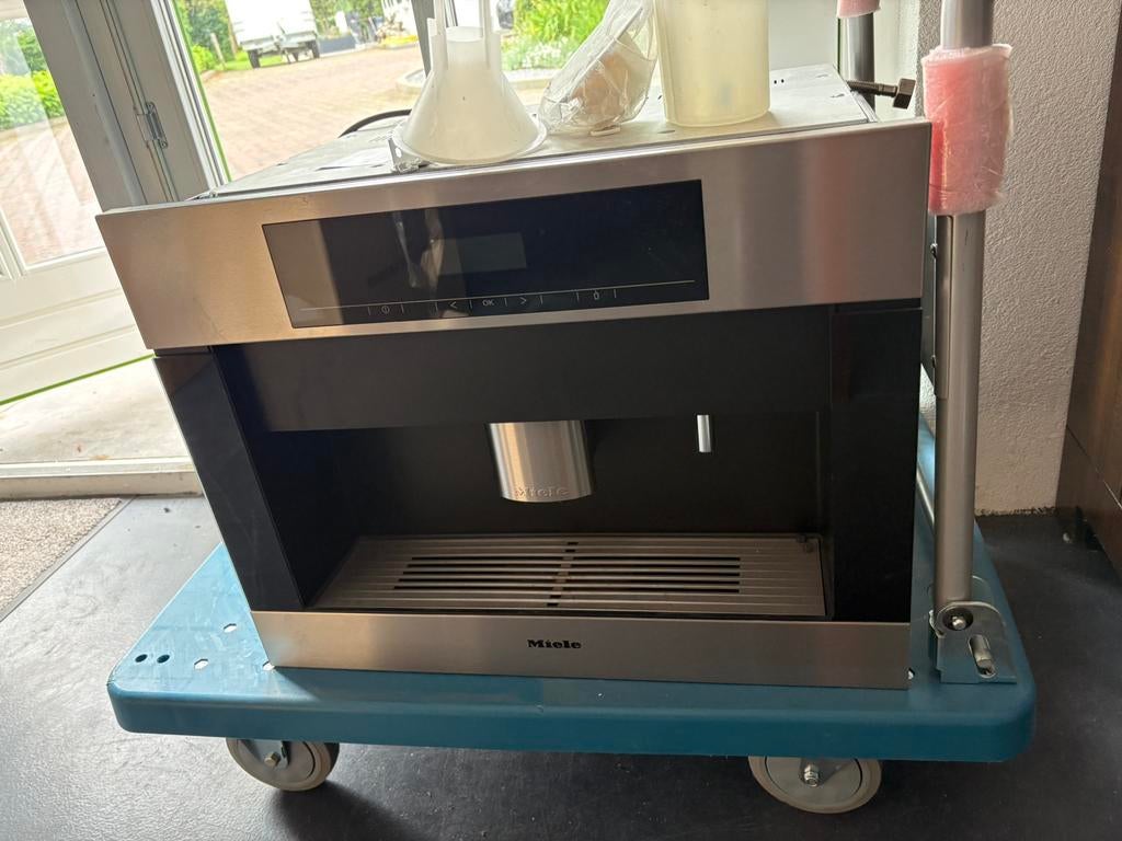 Miele inbouw koffie apparaat, Witgoed en Apparatuur, Koffiezetapparaten, Ophalen, Zo goed als nieuw, Koffiemachine