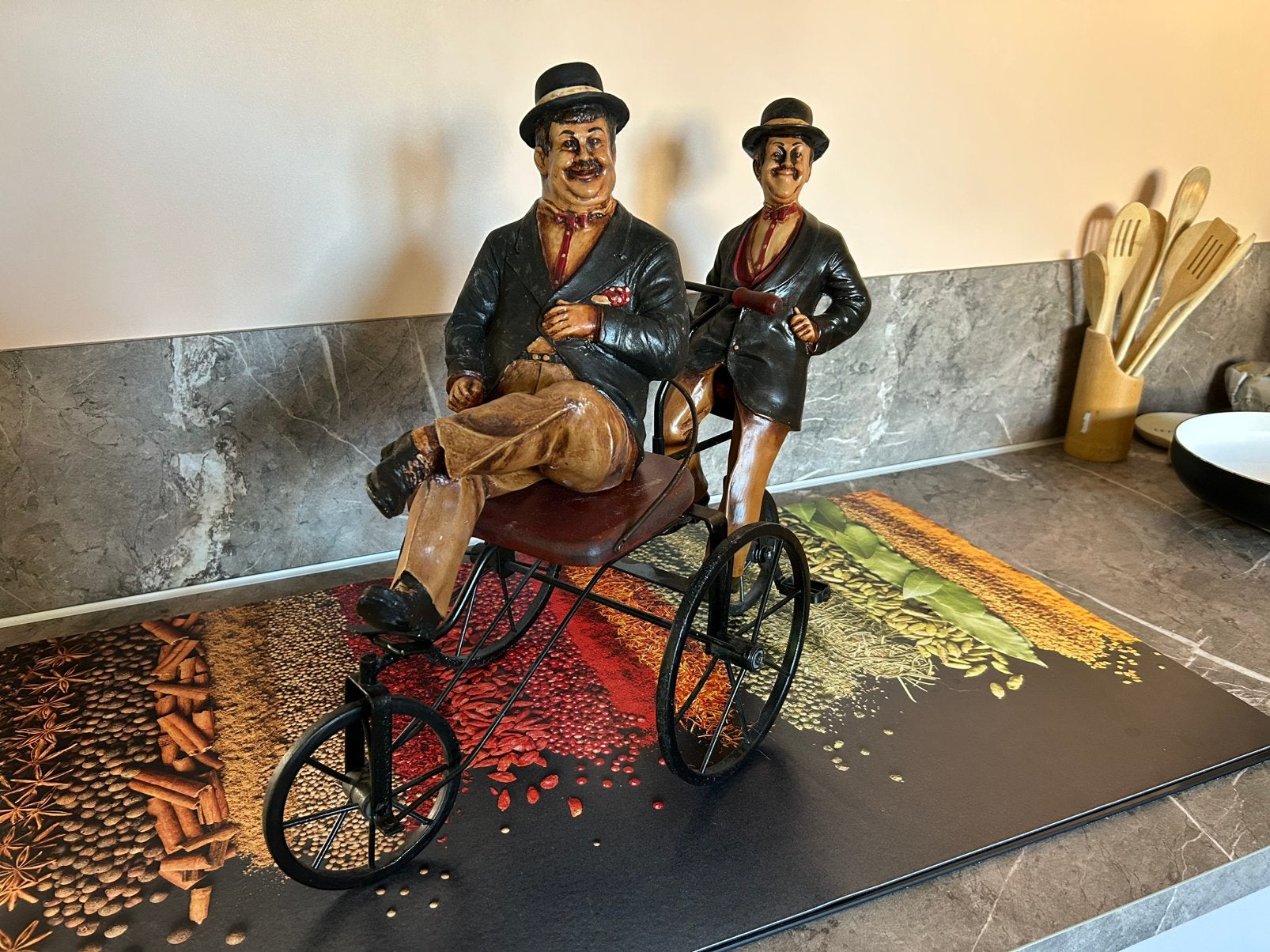 Uniek Laurel & Hardy verzamelaarsicoon op driewieler, Verzamelen, Ophalen of Verzenden