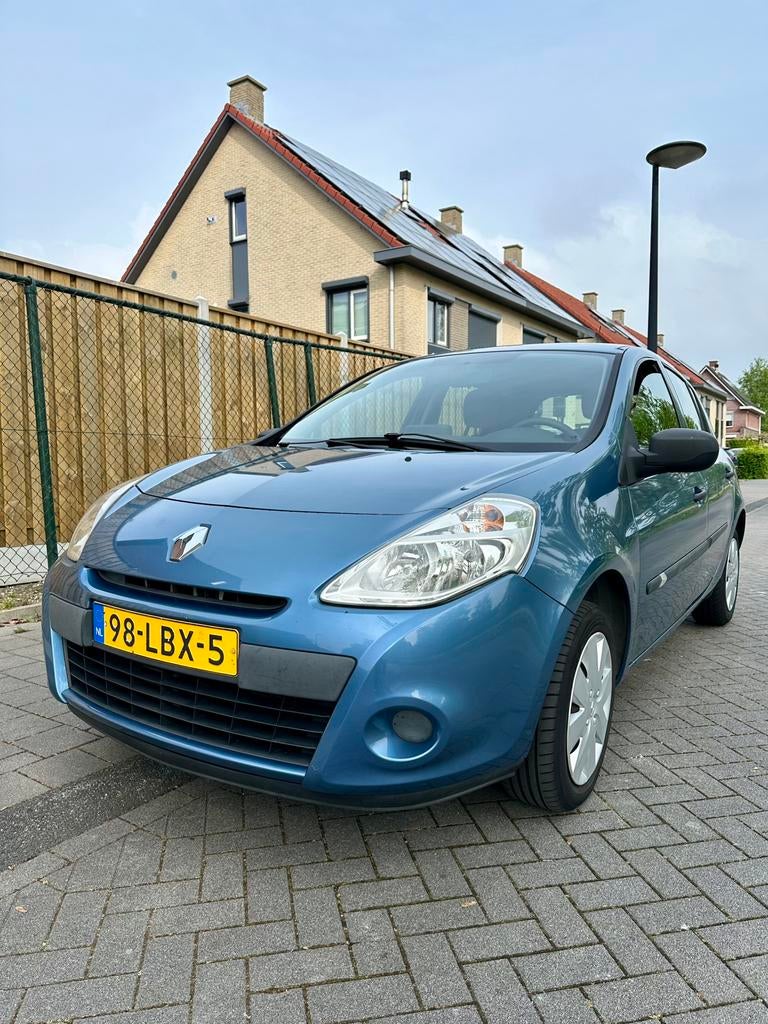 Renault Clio 1.2 TCE 5-deurs NAP Airco Nieuwe APK, Voorwielaandrijving, 4 cilinders, Blauw, 100 pk