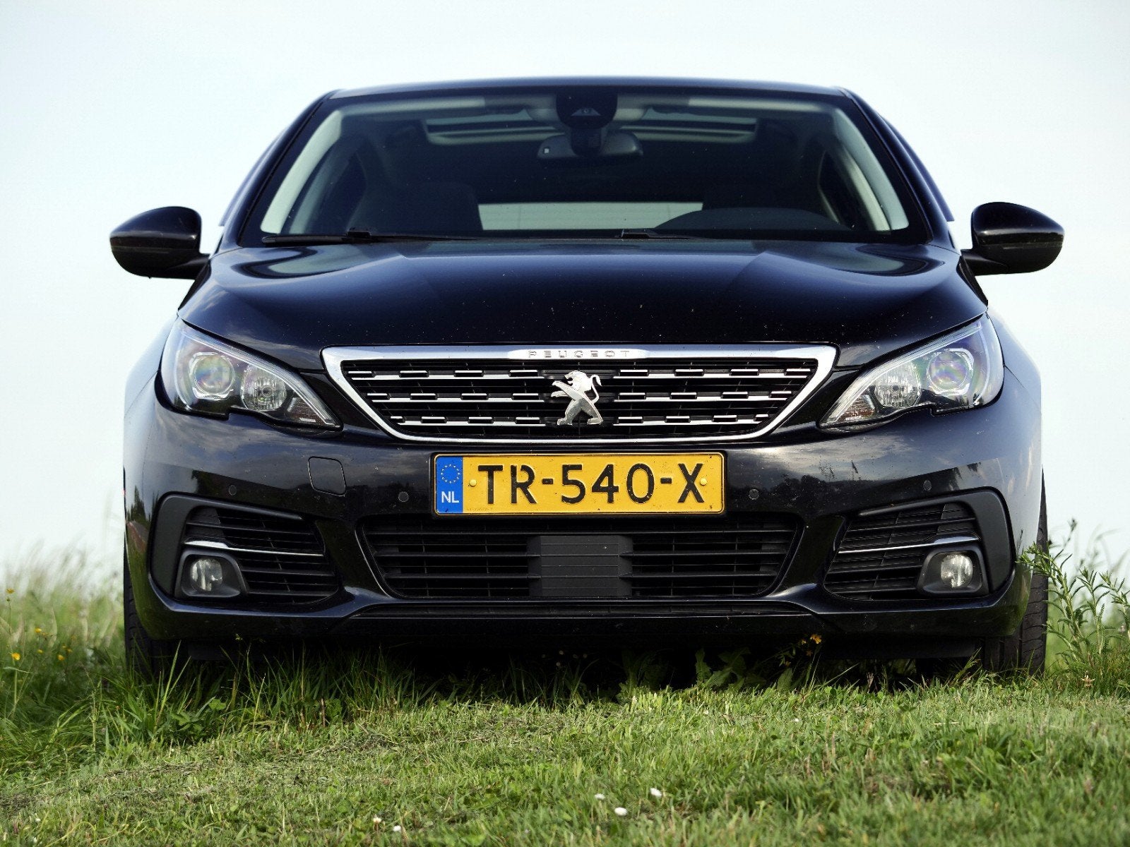 Peugeot 308 1.5 Bluehdi 130pk S&S 2018 Zwart, Voorwielaandrijving, 4 cilinders, Zwart, 125 €/maand