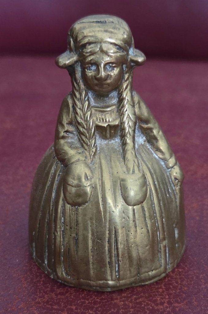 vintage koperen belletje vorm van het Jenny jones-beeldje., Ophalen of Verzenden, Koper