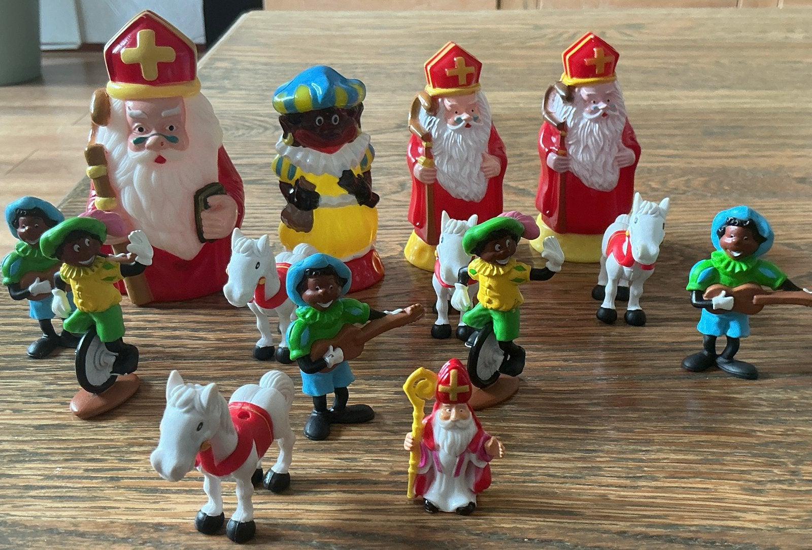 Diverse Sinterklaas en Zwartepiet poppen  vanaf 1 EURO, Ophalen, Zo goed als nieuw