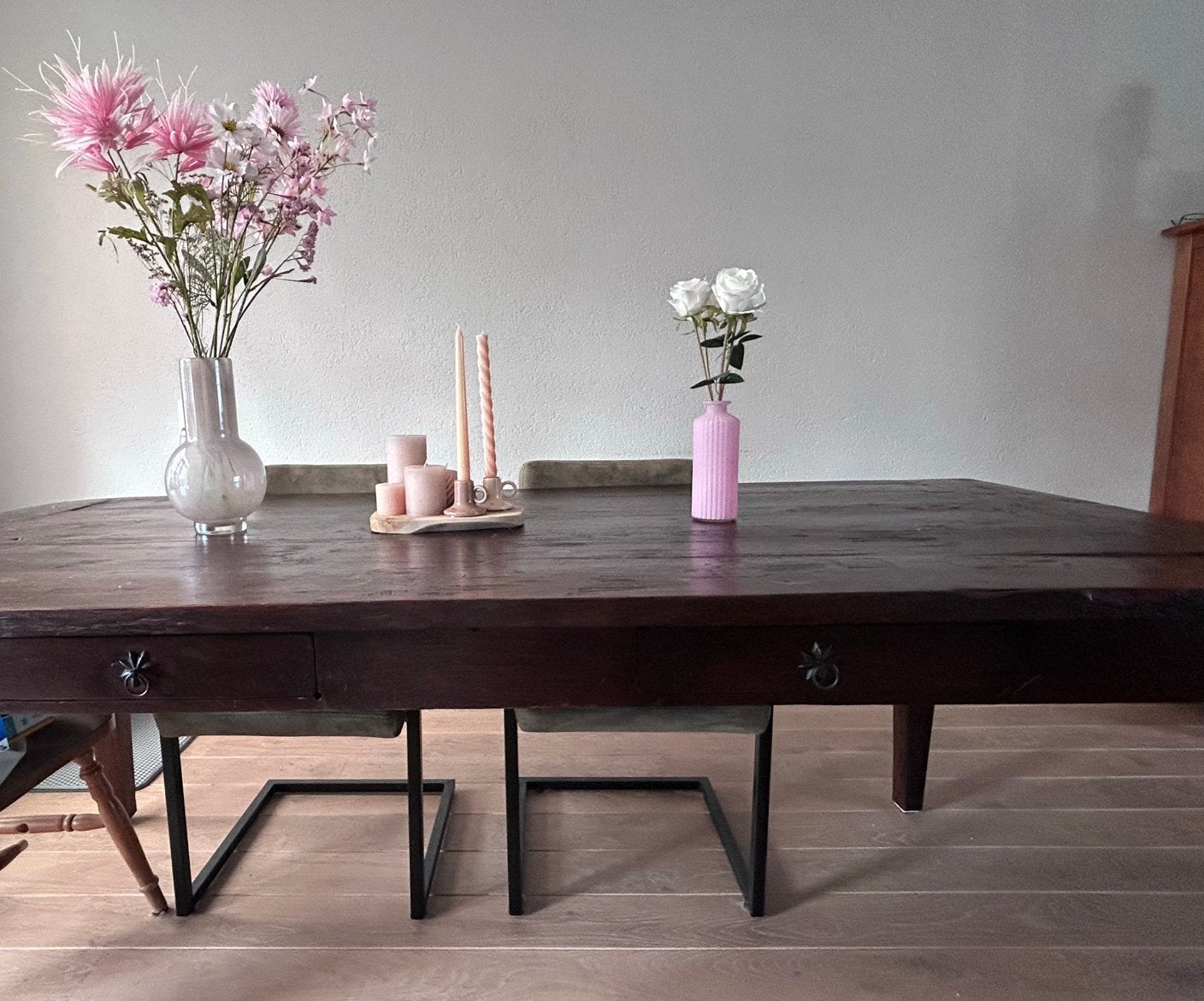 Prachtige massieve  koloniale houten eettafel met 2 lades, Huis en Inrichting, Gebruikt, Teakhout, 200 cm of meer, Vijf personen of meer