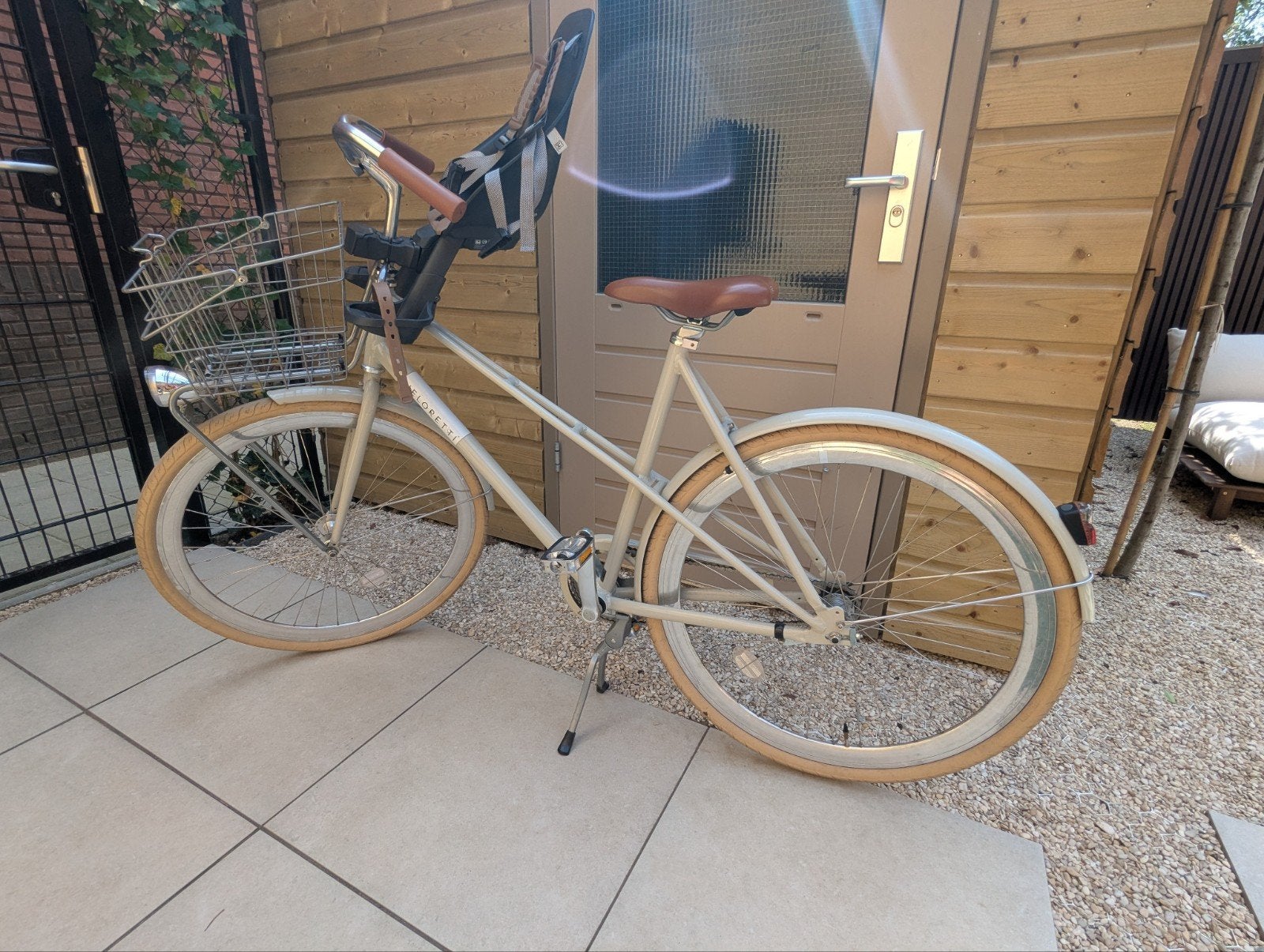 Veloretti caferacer met kinderzitje en mandje (52 cm), Fietsen en Brommers, Fietsen | Dames | Damesfietsen, Terugtraprem, Gebruikt