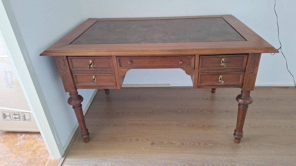 Antiek bureau met 5 laden en houten ingelegd blad, Huis en Inrichting, Bureaus, Overige typen, Gebruikt, Antiek, Bruin