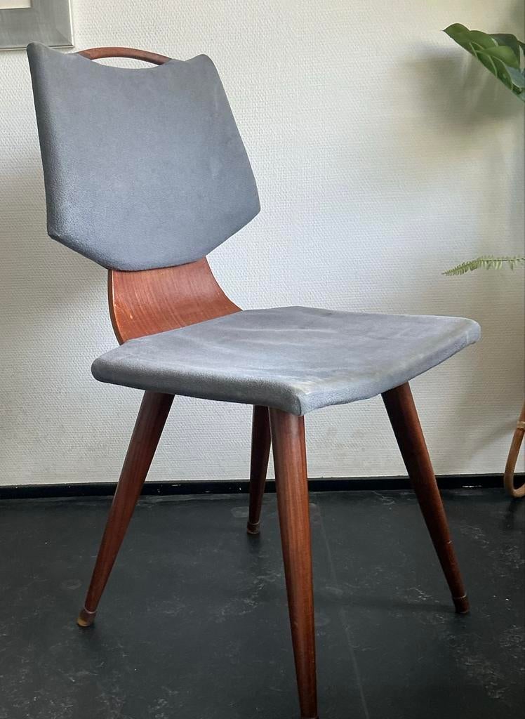 Vintage design stoel met gebogen houten rug., Antiek en Kunst, Antiek | Meubels | Stoelen en Banken, Ophalen