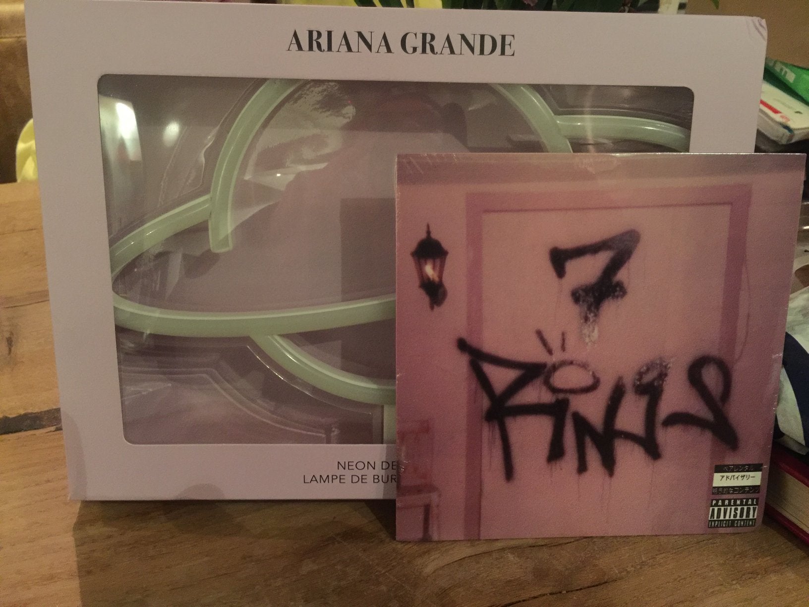 Ariana grande collectie lp+ singles + lamp + parfum, Ophalen, Zo goed als nieuw, Overige formaten, LP