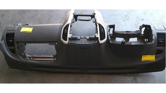 Dashboard van een Isuzu D-MAX, Gebruikt, -, Overige automerken, -