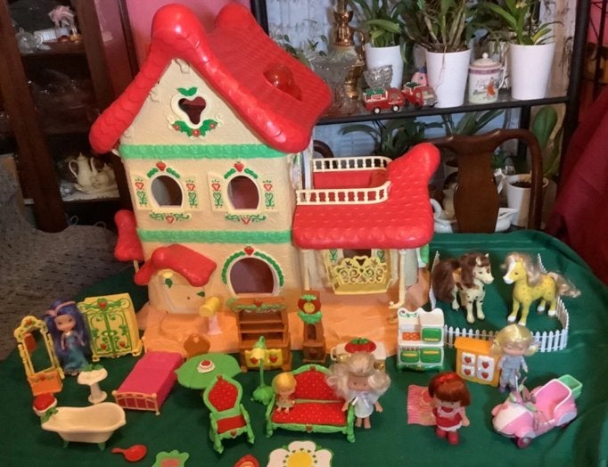 GEZOCHT!  Strawberry Shortcake Happy Berry Home Poppenhuis