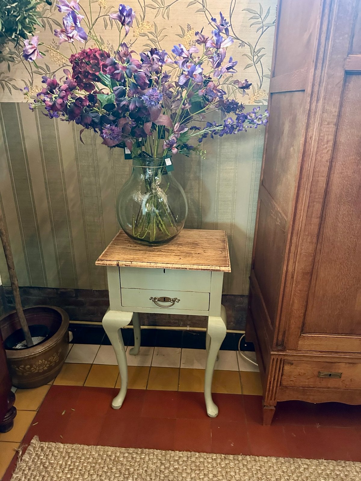 Brocante  bijzettafel met lade landelijke engelse stijl, Ophalen