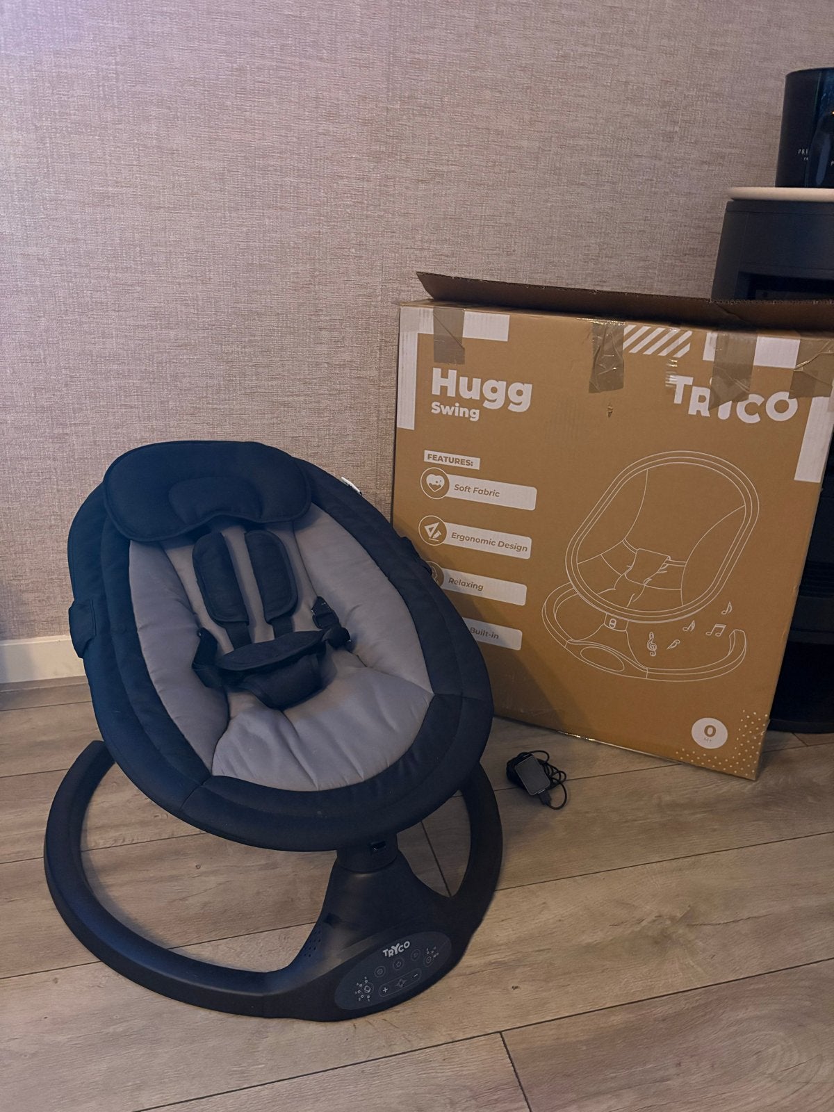 Tryco Hugg Swing elektrische babyschommel, Ophalen of Verzenden, Zo goed als nieuw