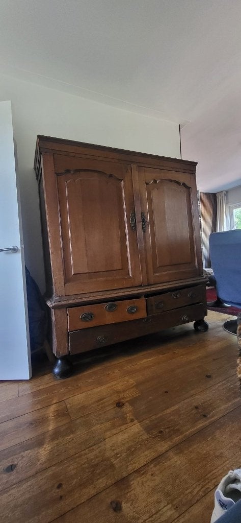 Antieke kast, Ophalen