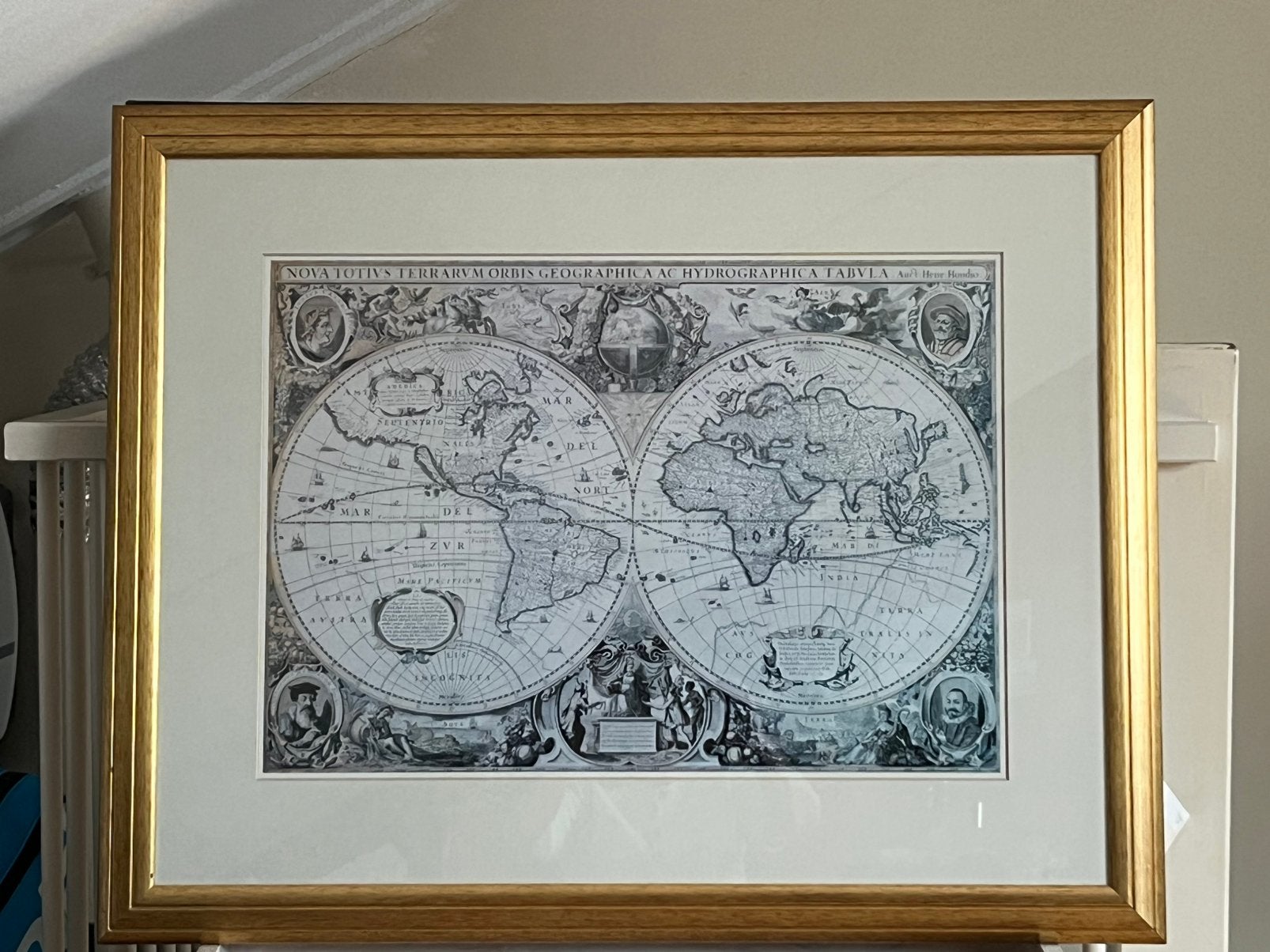 Ingelijste oude wereldkaart poster, Verzamelen, Ophalen, Gebruikt, A1 t/m A3, Met lijst