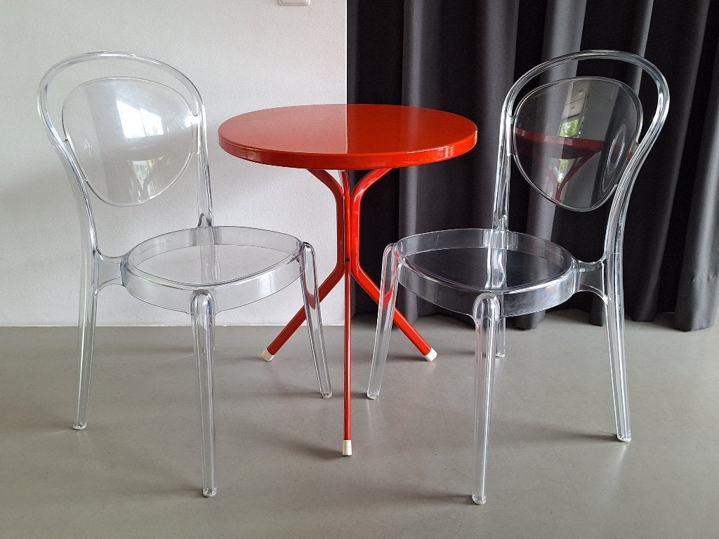 paar Calligaris bistrostoelen en rode driepoot bistrotafel, Ophalen, Modern design, Twee, Zo goed als nieuw