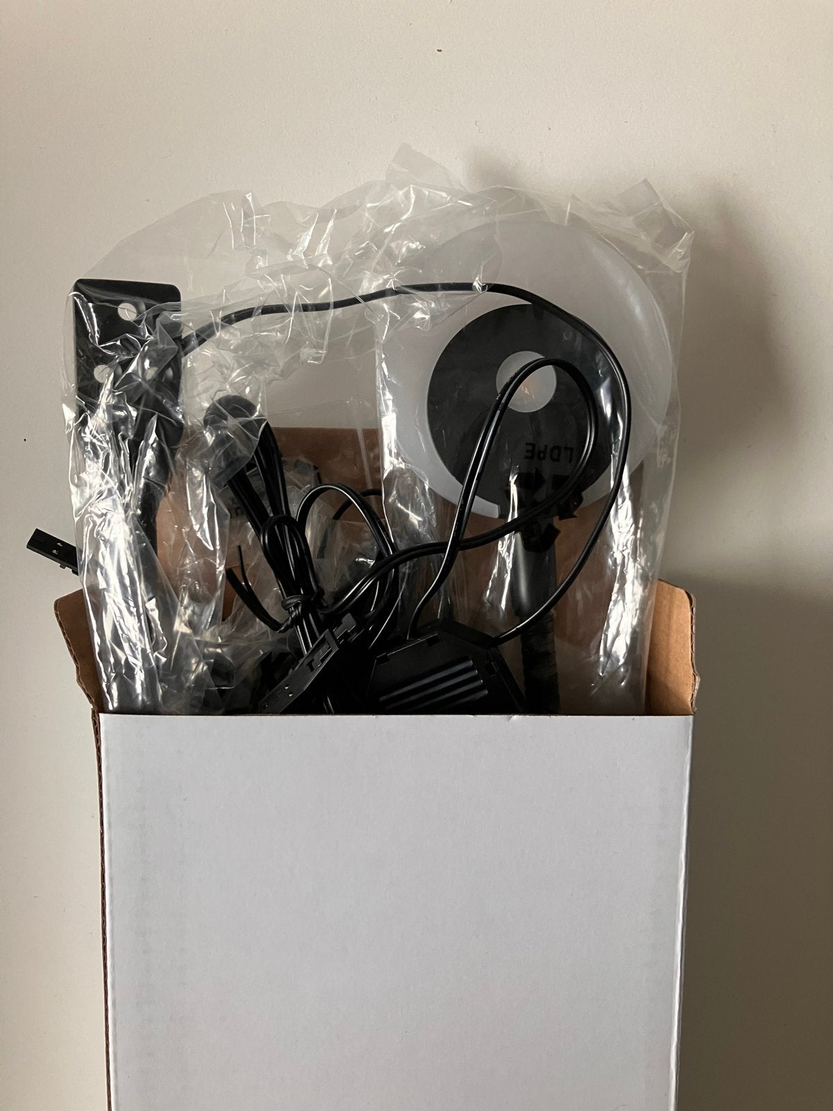 Nieuwe ongebruikte zwarte leeslampjes, bedlampjes AVEK Sfear, Ophalen of Verzenden, Nieuw, Minder dan 100 cm