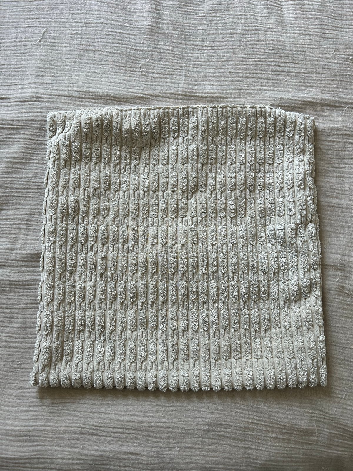 Crèmekleurige kussenhoes met textuur, Huis en Inrichting, Woonaccessoires | Kussens, Overige merken, Gebruikt, Beige, Vierkant