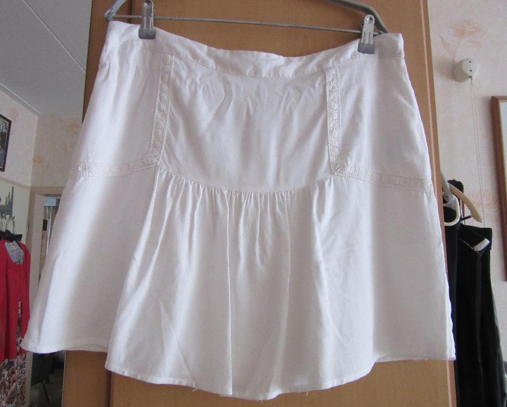 Wit mini rokje Trend One - maat 42 - minirokje, Verzenden, Wit, Maat 42/44 (L), Boven de knie
