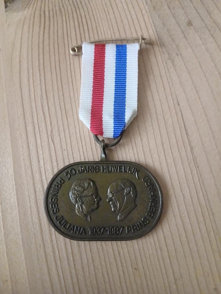 Medaille 50-jarig Huwelijk Juliana & Bernhard 1937-1987, Ophalen of Verzenden