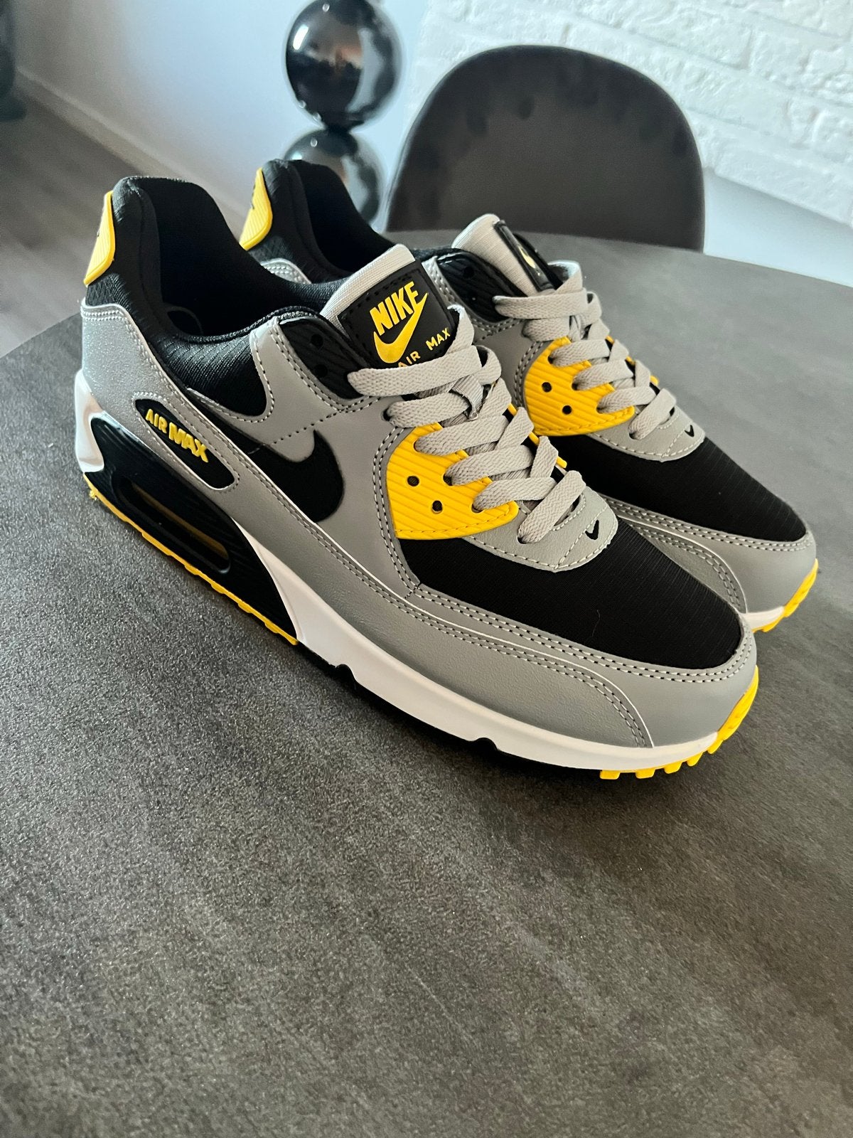 Nieuwe Nike Air Max sneakers - Maat 45, Ophalen of Verzenden, Nieuw, Overige kleuren, Sneakers of Gympen