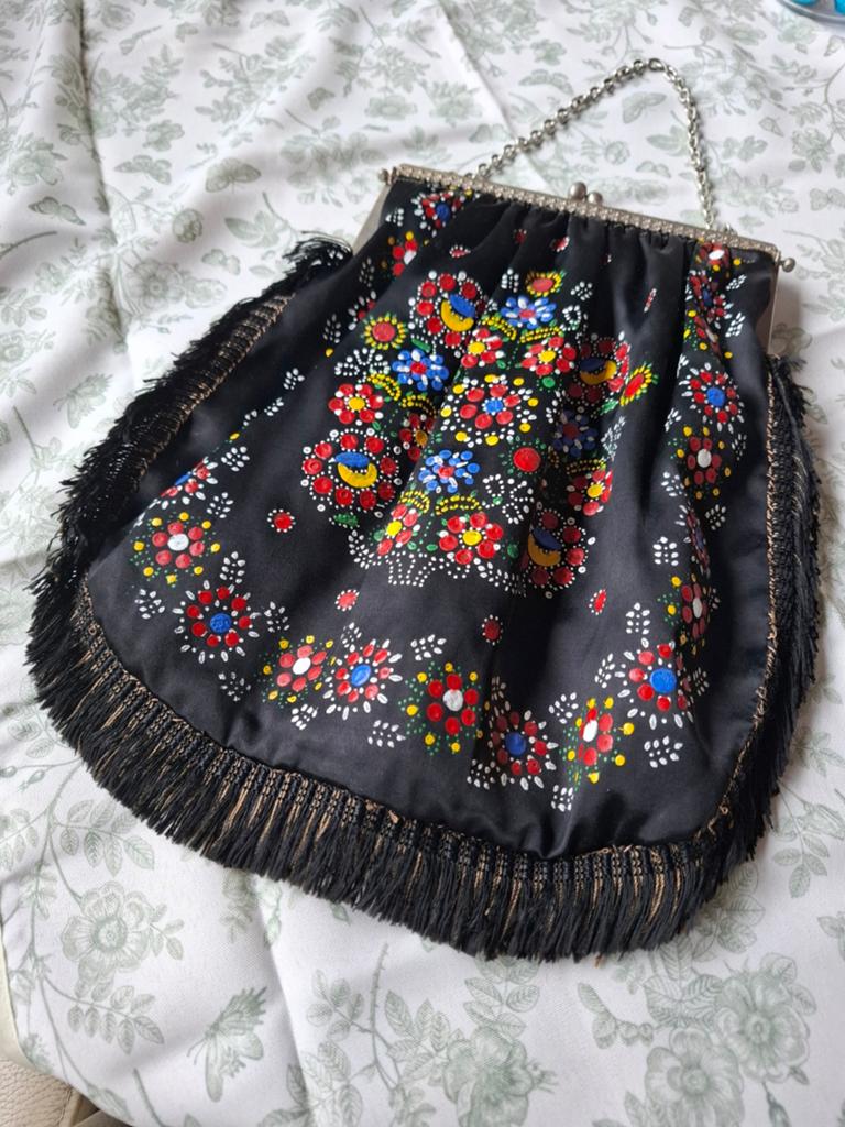 Vintage handtas met kleurrijk bloemenborduurwerk en franjes, Ophalen of Verzenden, Dames, Onbekend/Vintage