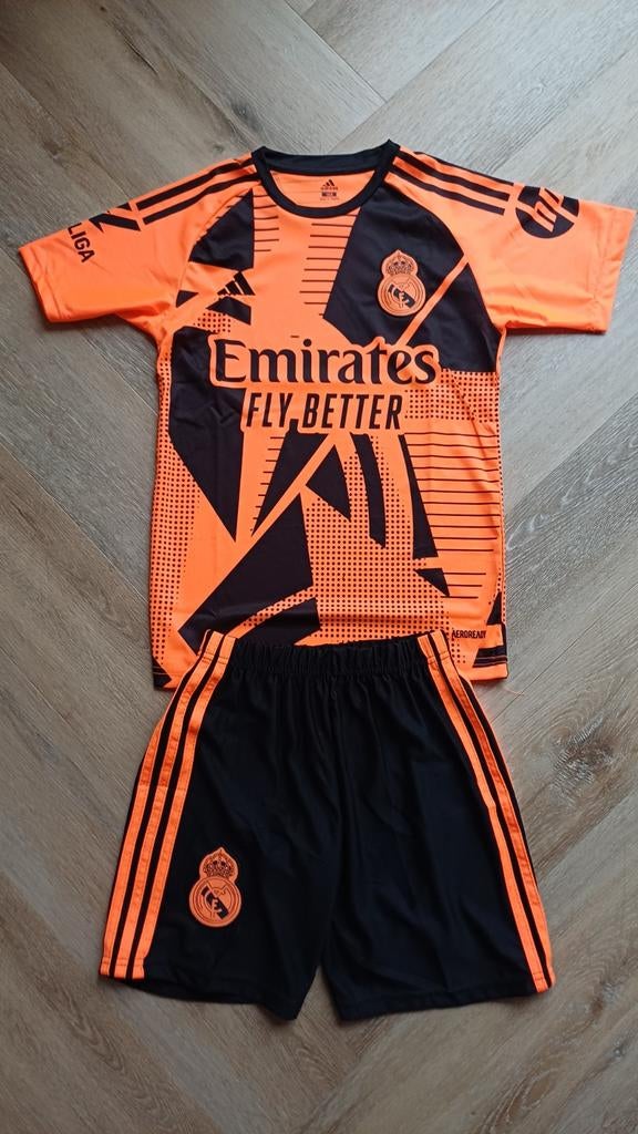 Real Madrid tenue maat 164, Ophalen of Verzenden, Nieuw, Jongen of Meisje, Sport- of Zwemkleding