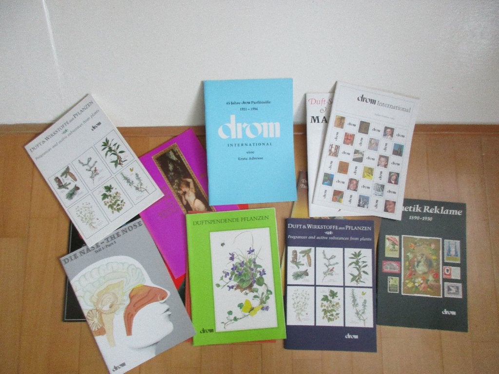 Partij Vintage cosmetica brochures / tijdschriften van Drom, Ophalen of Verzenden, 1980 tot heden, Tijdschrift