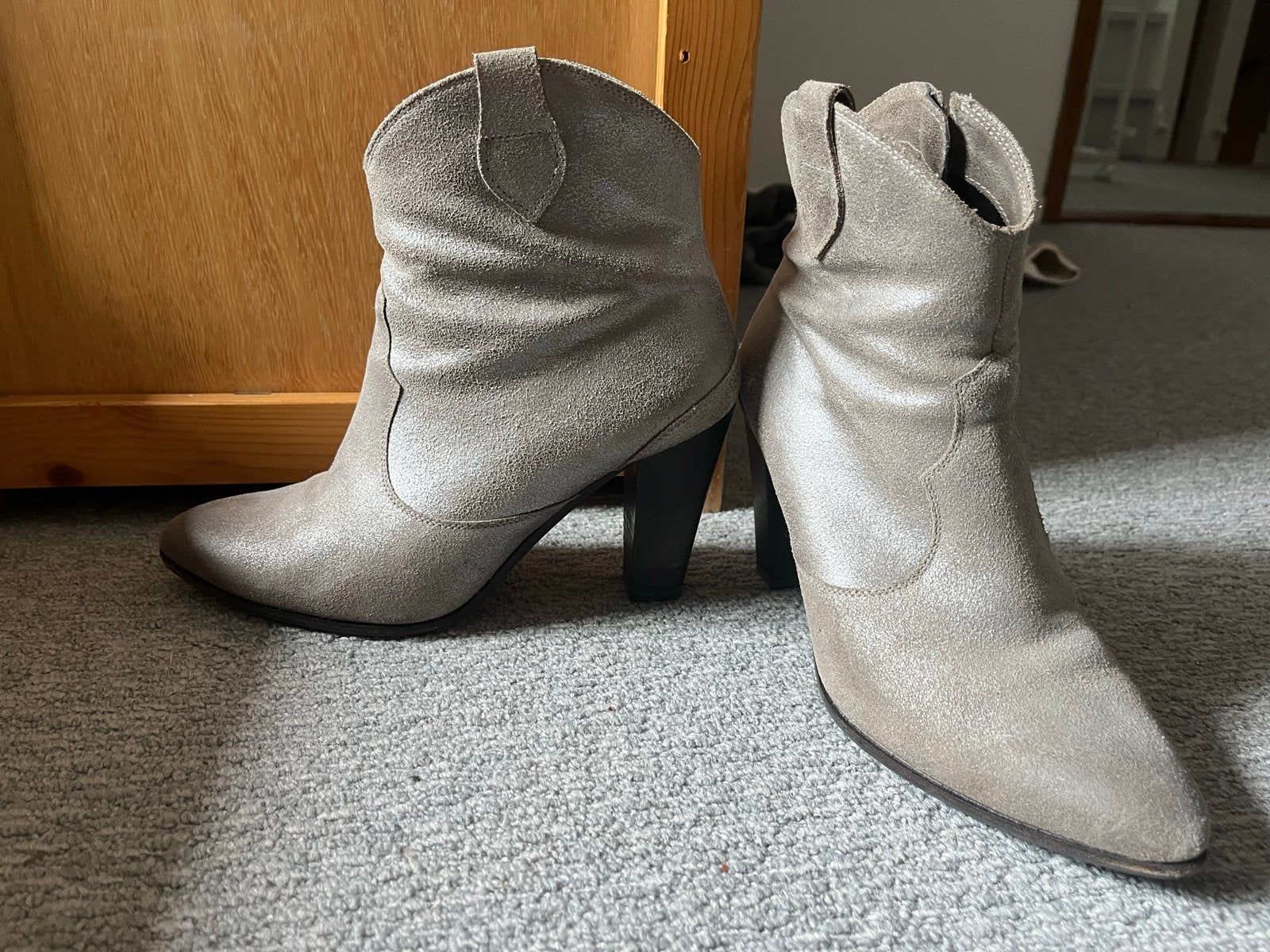 Kennel & Schmenger enkellaarsjes, maat 38.5, taupe, Kleding | Dames, Ophalen of Verzenden, Zo goed als nieuw, Overige kleuren