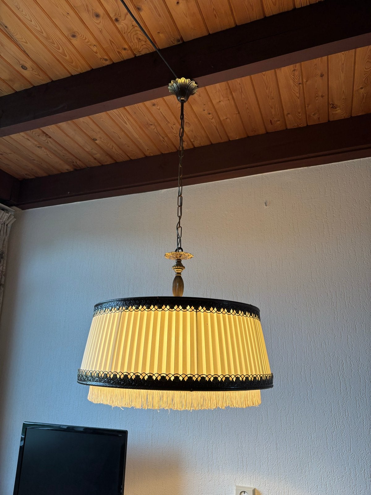 Vintage hanglamp met geplooide stoffen kap, Huis en Inrichting, Ophalen, Gebruikt, Metaal, E27 (groot)