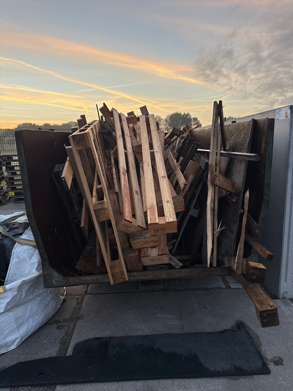Gratis pallet hout voor de kachel, Ophalen of Verzenden, Gebruikt, Overige houtsoorten, Pallet