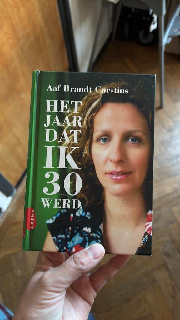 Aaf Brandt Corstius - Het jaar dat ik dertig werd, Boeken, Ophalen of Verzenden, Zo goed als nieuw, Aaf Brandt Corstius