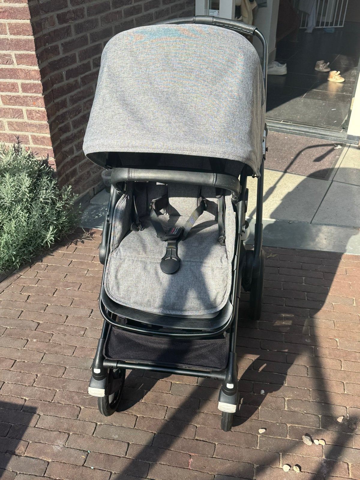 Foto 13 van Bugaboo Fox 2 kinderwagen grijs zwart inclusief alles