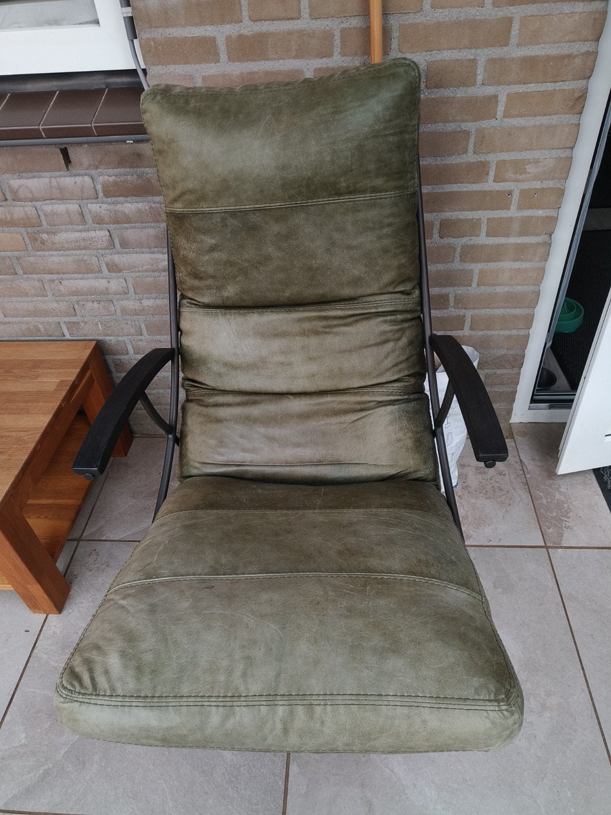 Comfortabele relax fauteuil - Groen leer, Huis en Inrichting, Fauteuils, Ophalen, Modern, Comfortabel, Gebruikt, 75 tot 100 cm