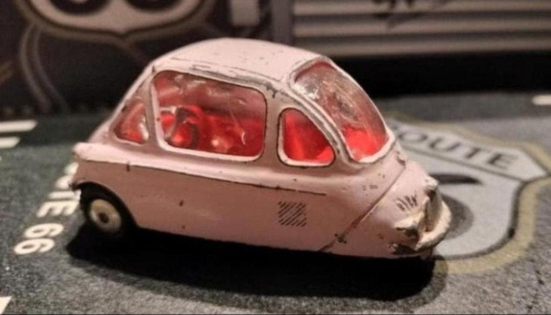CORGI 1/43 Heinkel/ bmw isetta, Hobby en Vrije tijd, Modelauto's | 1:43, Ophalen of Verzenden, Gebruikt, Auto, Corgi