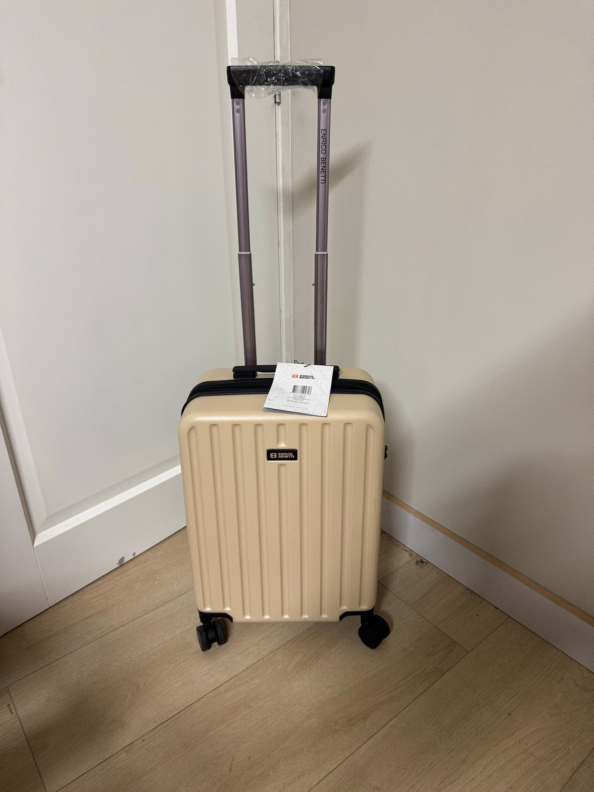 Nieuwe Enrico Benetti koffer 38,5L - Expandable, Ophalen of Verzenden, Nieuw, Slot