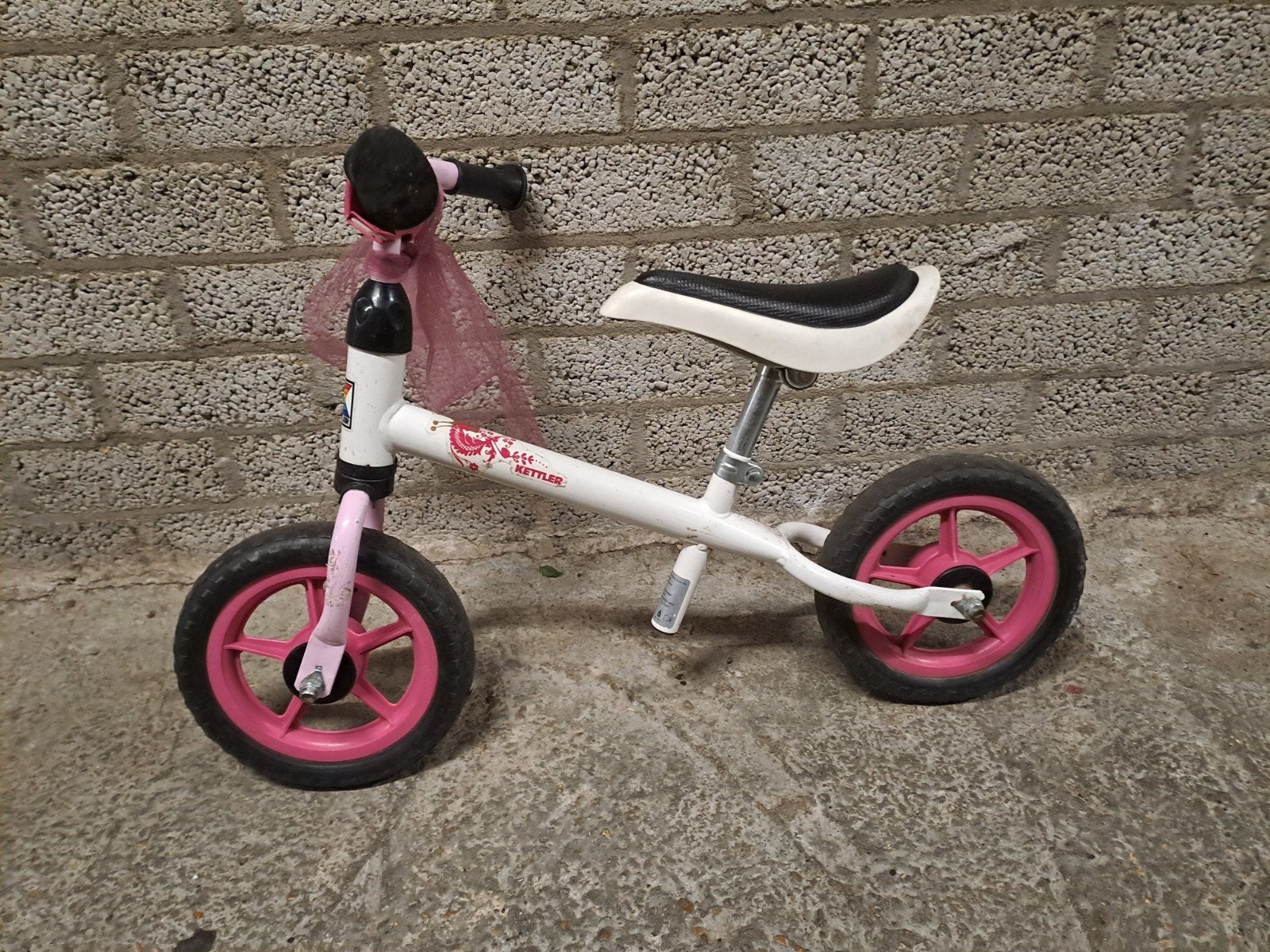 Kettler loopfiets wit/roze, Ophalen, Gebruikt, Loopfiets