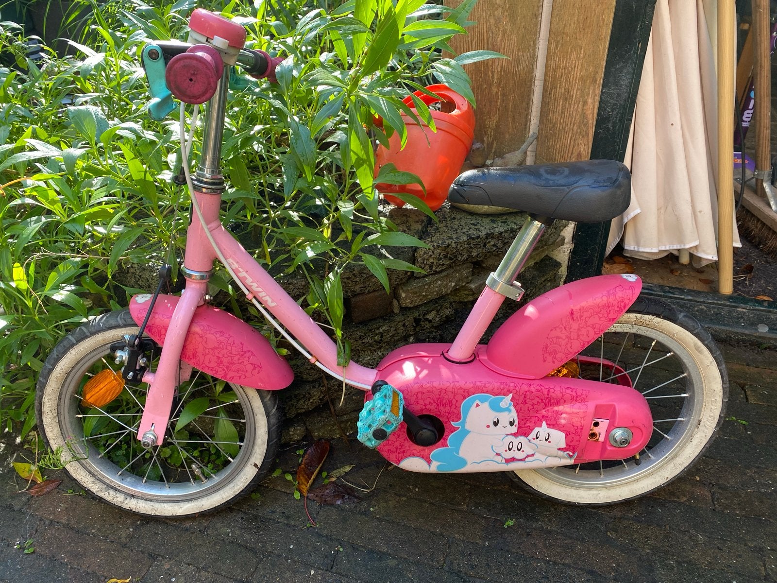 Roze kinderfiets B'Twin Unicorn 14 inch incl zijwieltjes, Fietsen en Brommers, Ophalen, Zijwieltjes, Gebruikt, Minder dan 16 inch