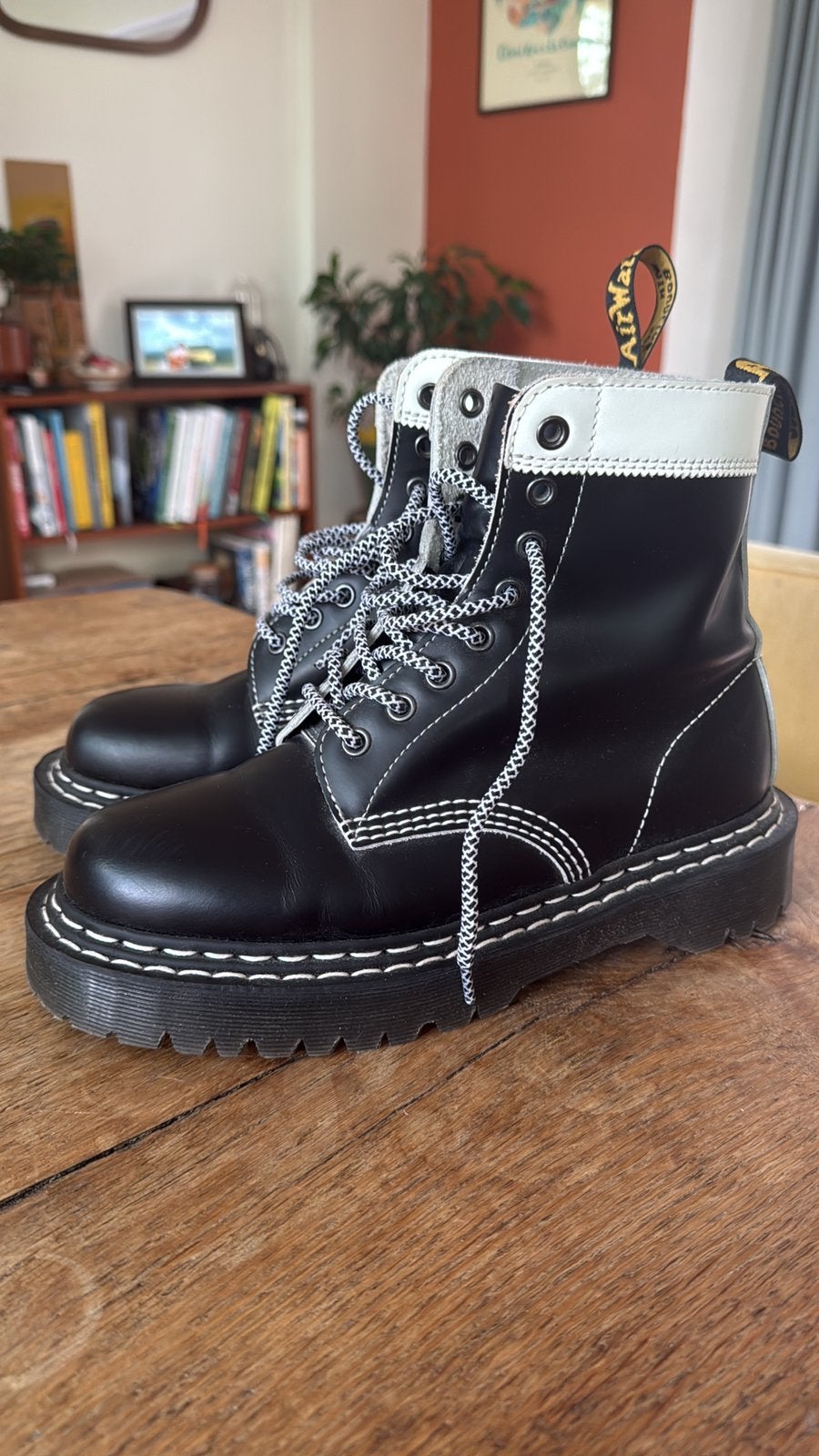Dr Martens, Zwart, Lage of Enkellaarzen, Ophalen of Verzenden, Zo goed als nieuw