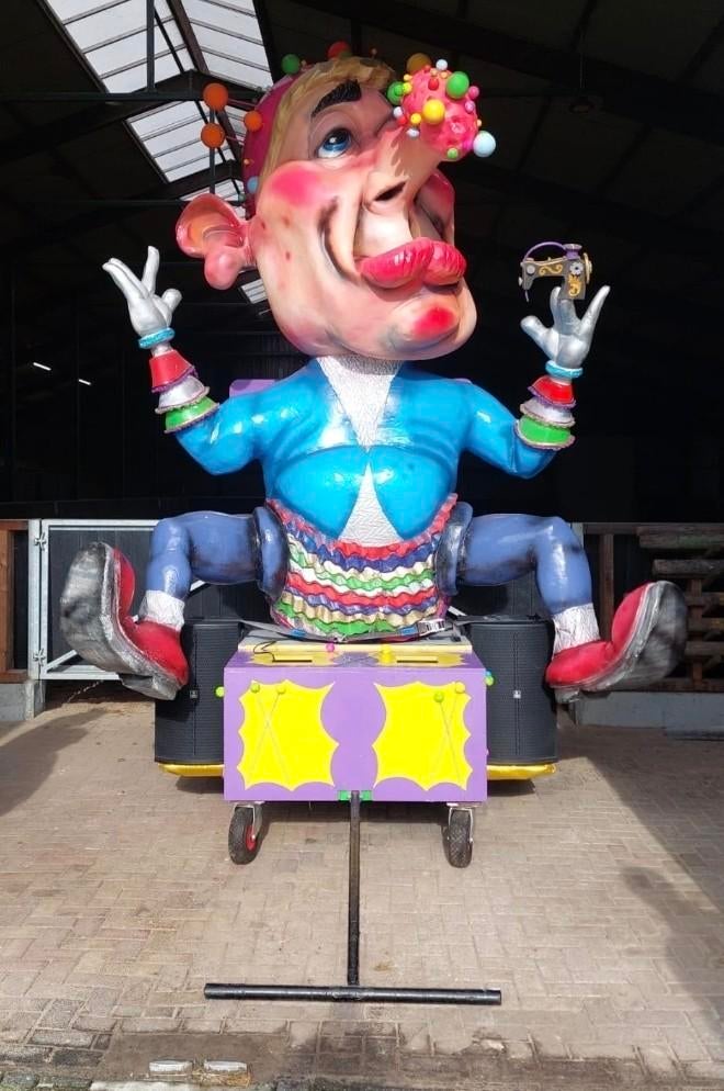 Optocht pop doe een leuk bod!!, Ophalen of Verzenden, Zo goed als nieuw, Feestartikel, Carnaval