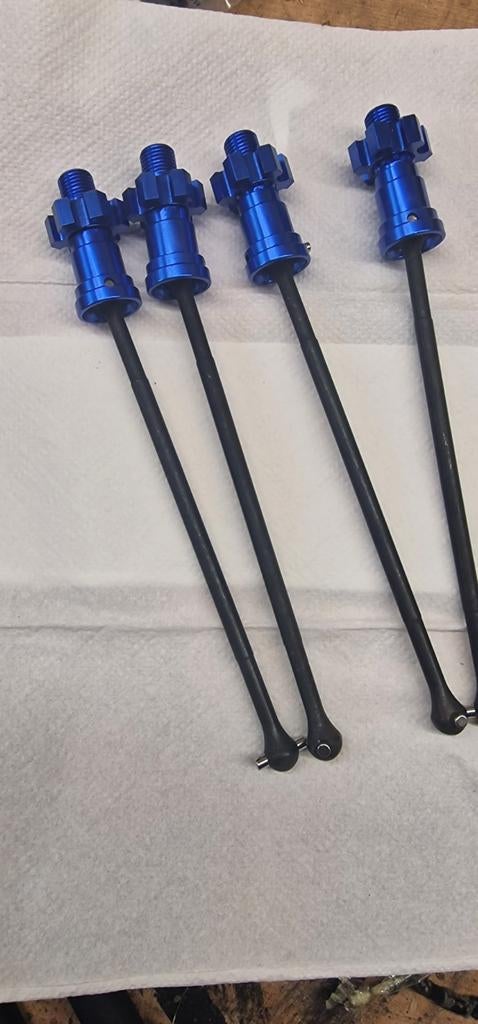 aandrijfassen (driveshafts) voor traxxas xmaxx nieuw €108, Hobby en Vrije tijd, Modelbouw | Radiografisch | Auto's, Elektro, Gebruikt