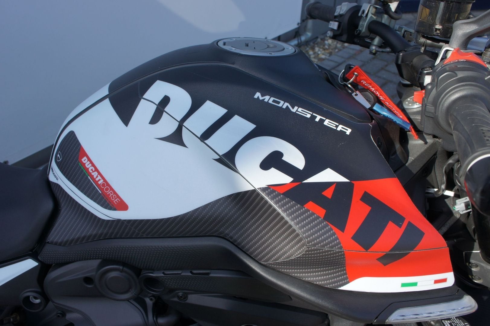 DUCATI MONSTER 797 + (bj 2022) 12,968 km, DUCATI, 2 cilinders, Motorrijbewijs A, Bedrijf