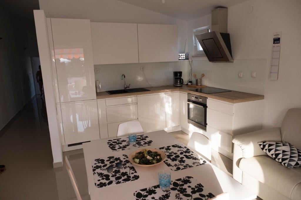 Appartement te huur Kroatië (Brodarica), Dorp, Appartement, Eigenaar, 3 slaapkamers