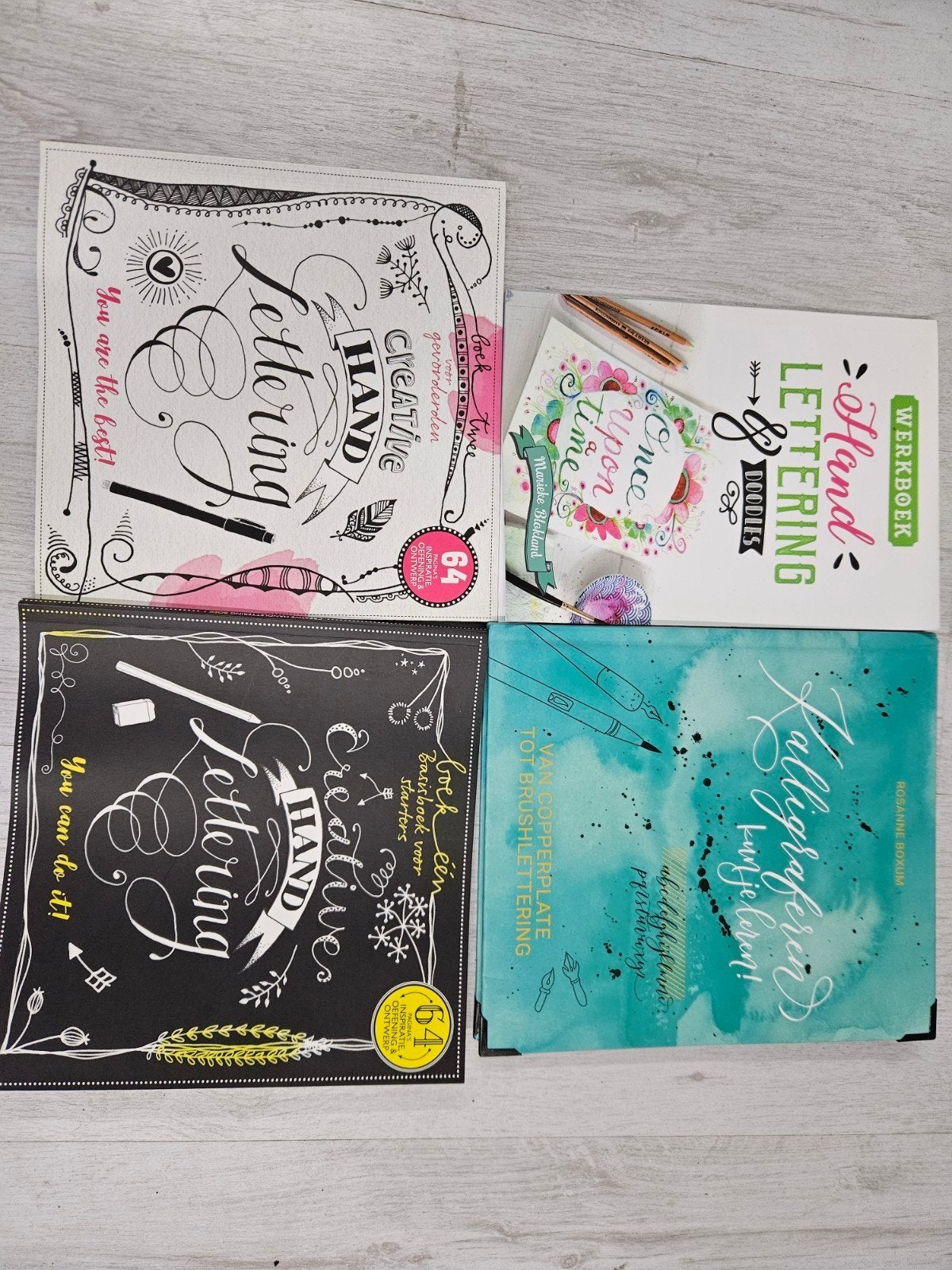 Handlettering & Kalligrafie Boeken Set - 4 Stuks, Ophalen of Verzenden, Zo goed als nieuw, Overige onderwerpen, Diverse auteurs (o.a. Marieke Blokland, Rosanne Boxum)