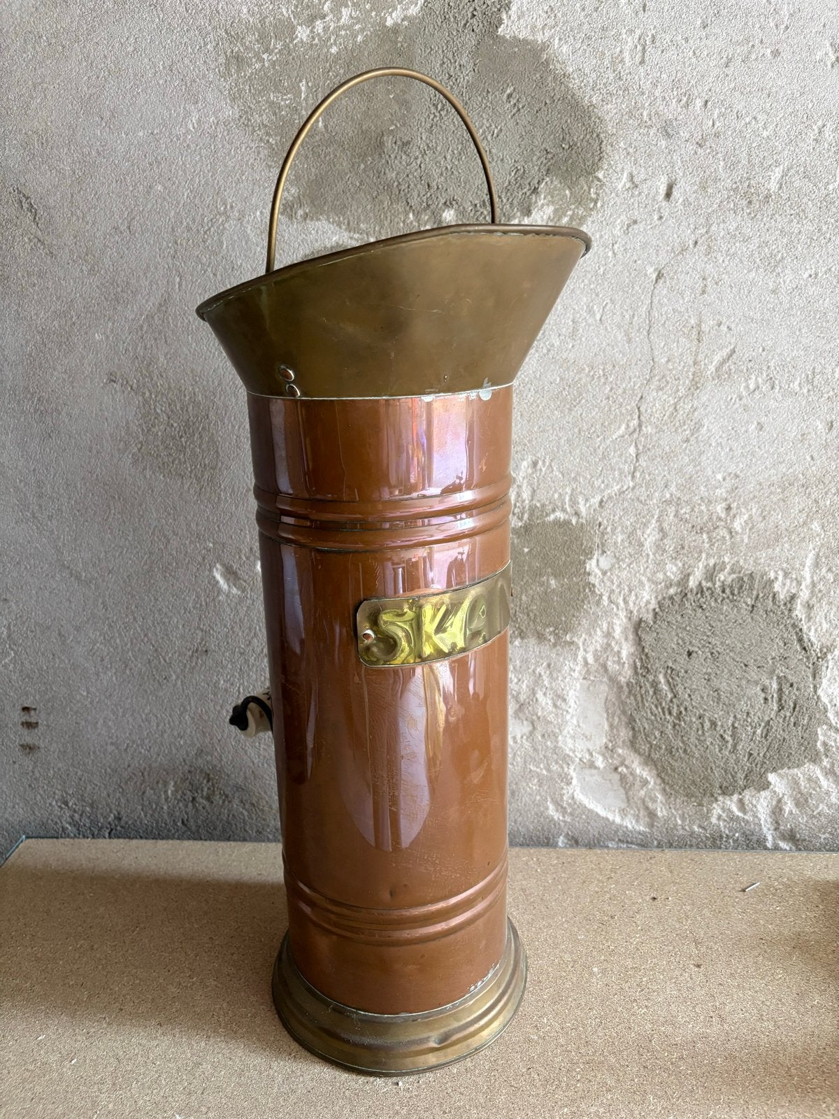 Antieke Koperen Kolenemmer met Porseleinen Handvat, Ophalen of Verzenden, Koper