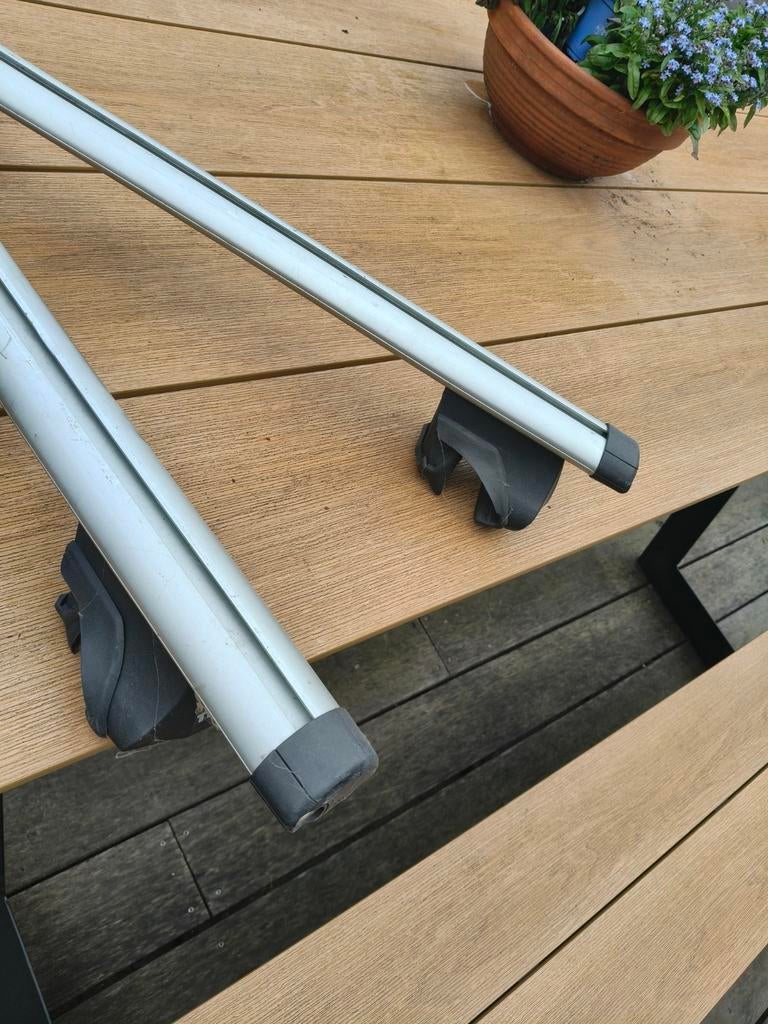 Thule dakdragers aero profiel voor auto's met dakrails, Ophalen of Verzenden, Gebruikt