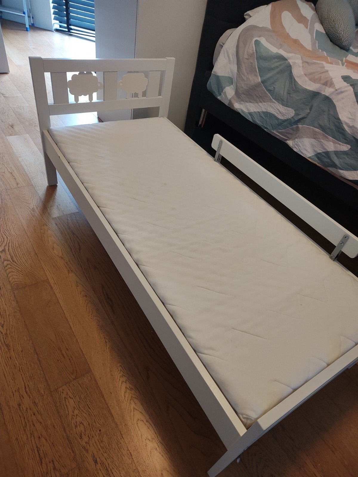 Ikea Kritter Kinderbed met matras 70x160cm, Gebruikt, Eenpersoons, Speels, kindvriendelijk, Wit