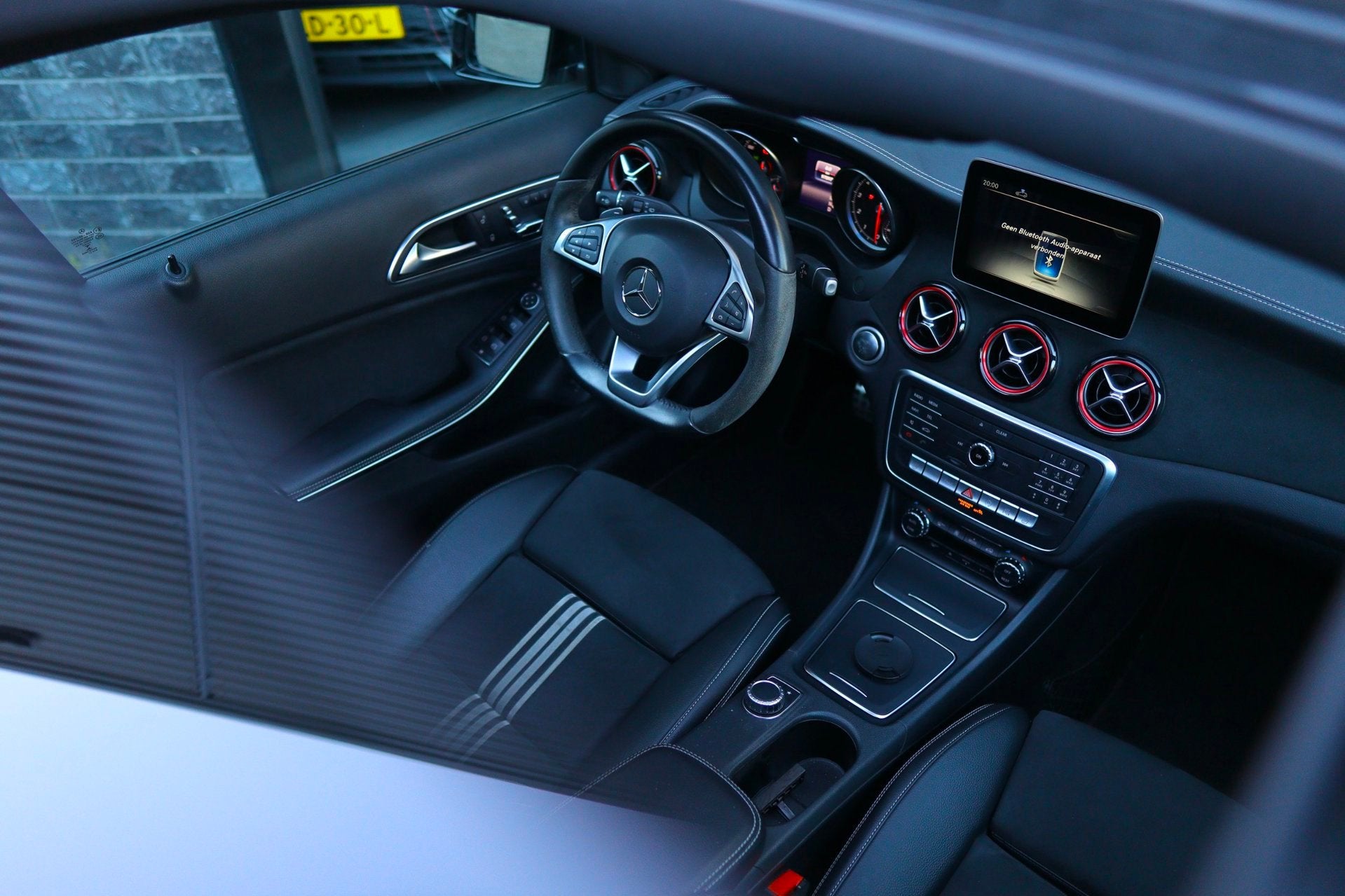Mercedes-Benz GLA-klasse 200 AMG| Pano| 360 camera| Memory|, Auto's, Gebruikt, 715 kg, Zwart, 1595 cc