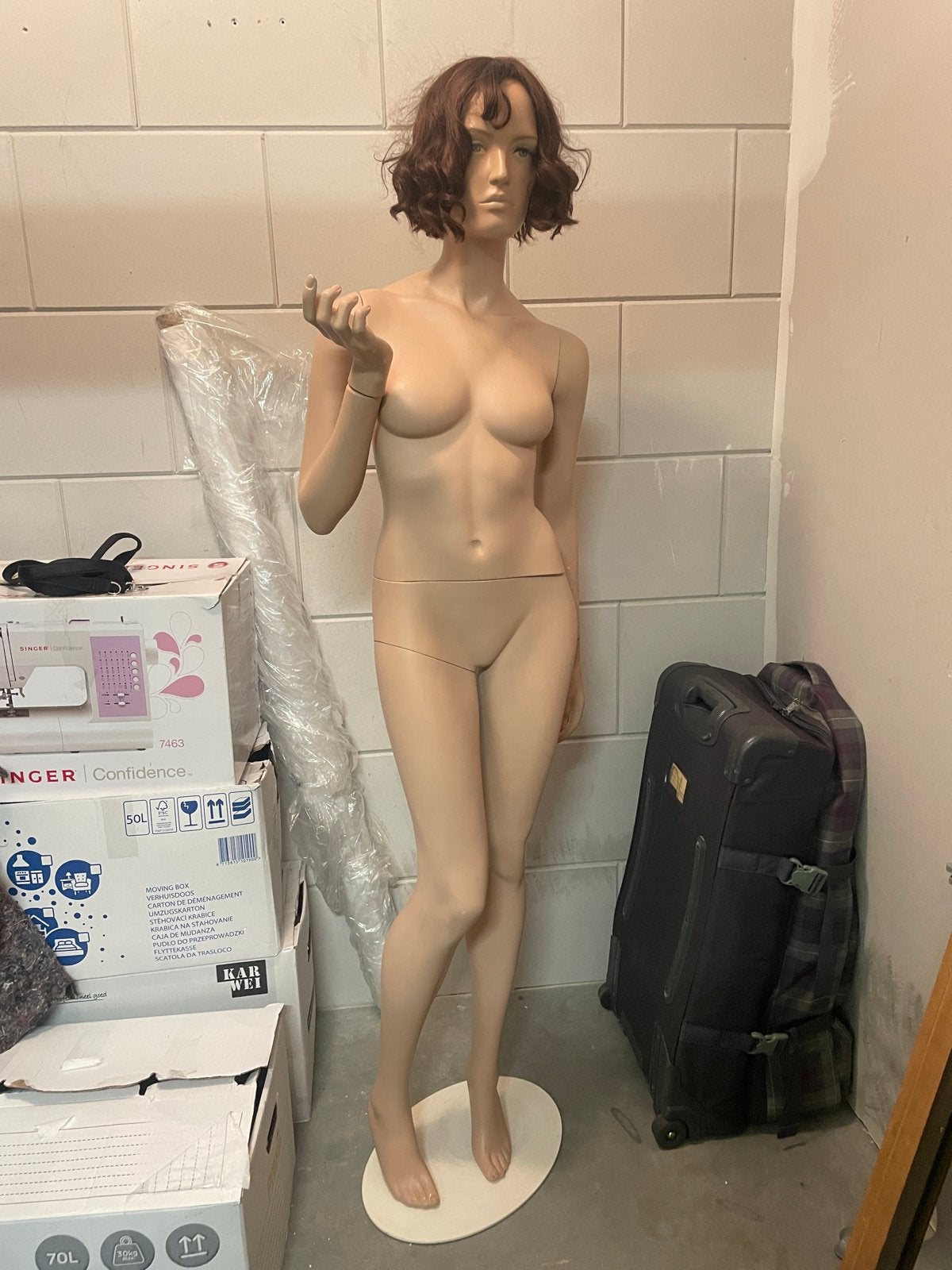 Etalagepop - vrouw - realistische mannequin incl. Pruik, Ophalen