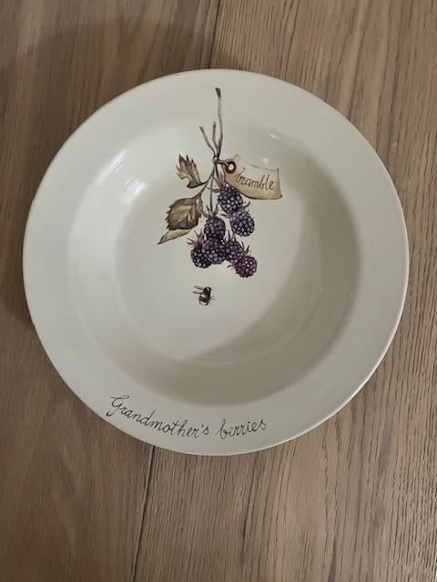 2 diepe borden Grandmothers Berries Jet ter Steege, Ophalen of Verzenden, Zo goed als nieuw, Bord(en), Overige stijlen