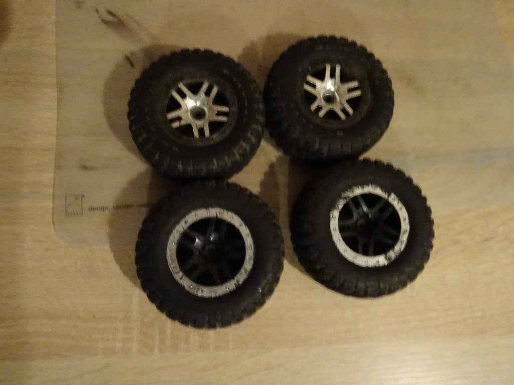 Te Koop-Traxxas banden en  velgen, Ophalen of Verzenden, Gebruikt, Overige schalen, Auto offroad