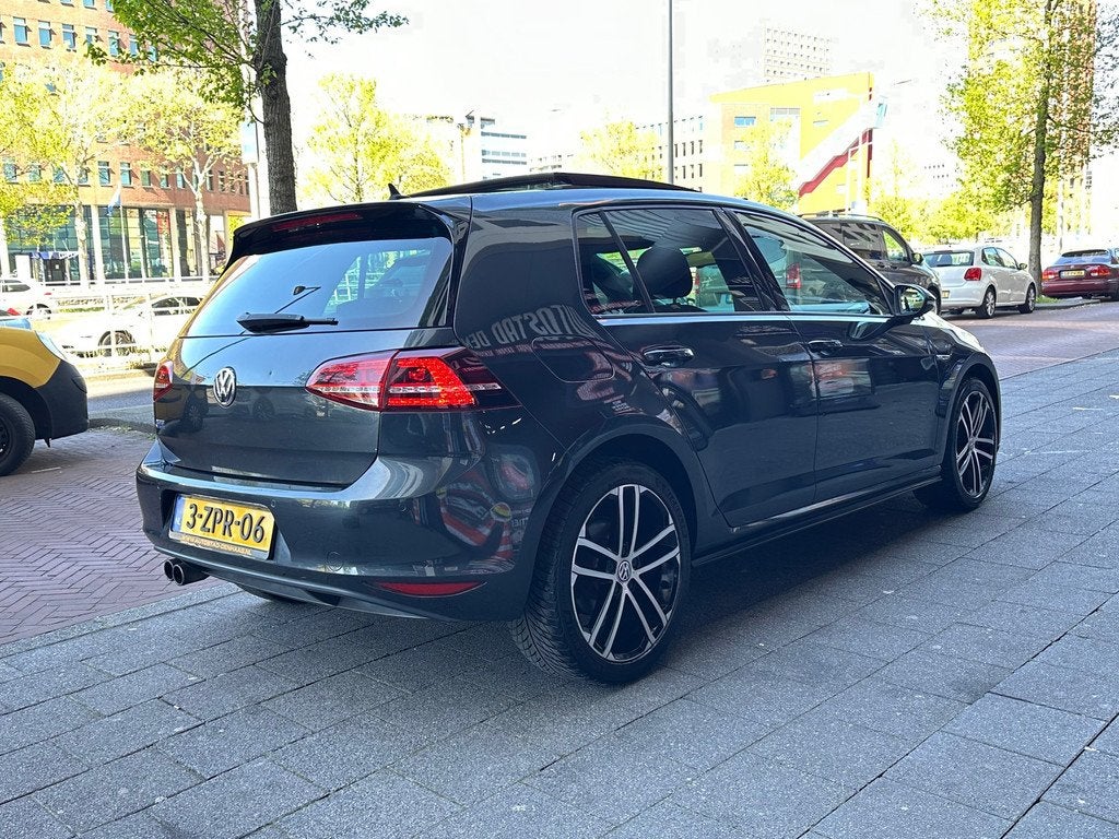 Volkswagen Golf 1.4 TSI GTE Aut Navi Camera Pano, Auto's, 8 kWh, Stof, Gebruikt, 4 cilinders